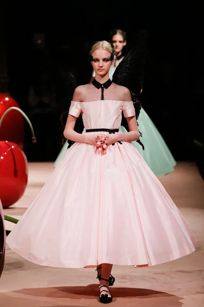 Look 1